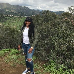 Meet your Posher, Marshea